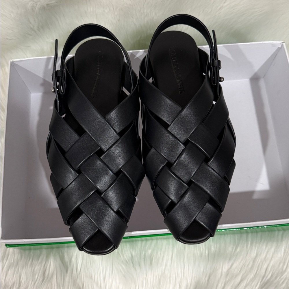 Bottega Veneta Black Woven Sandals - Picture 7 of 8